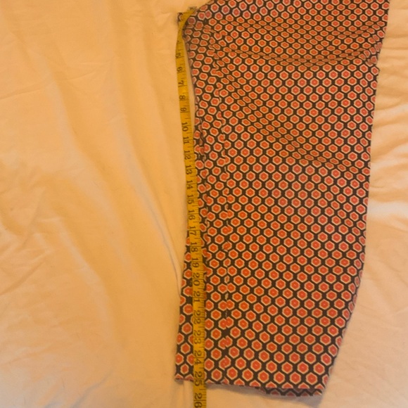 Geometric Patterned capris - Picture 2 of 5